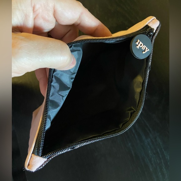 3 Item GLAM/Relax SET: Rhinestone Shoe Charms, 2 Spa Headbands, & Ipsy MakeupBag - Picture 6 of 7